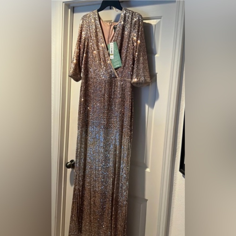 Champagne ombré formal dress sequins 14. Worn 1x for my sons wedding. Unaltered